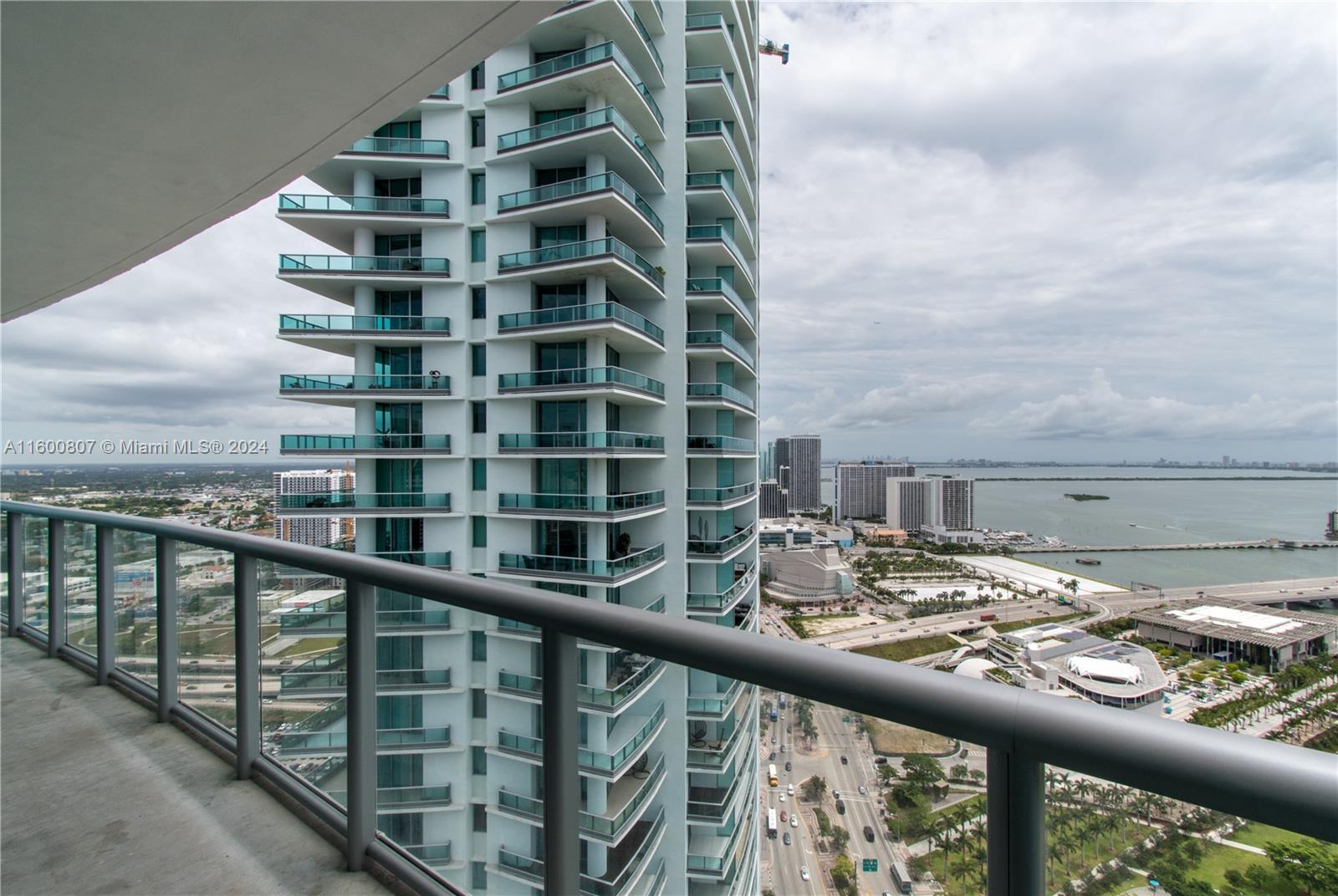 888 Biscayne Blvd # 4112