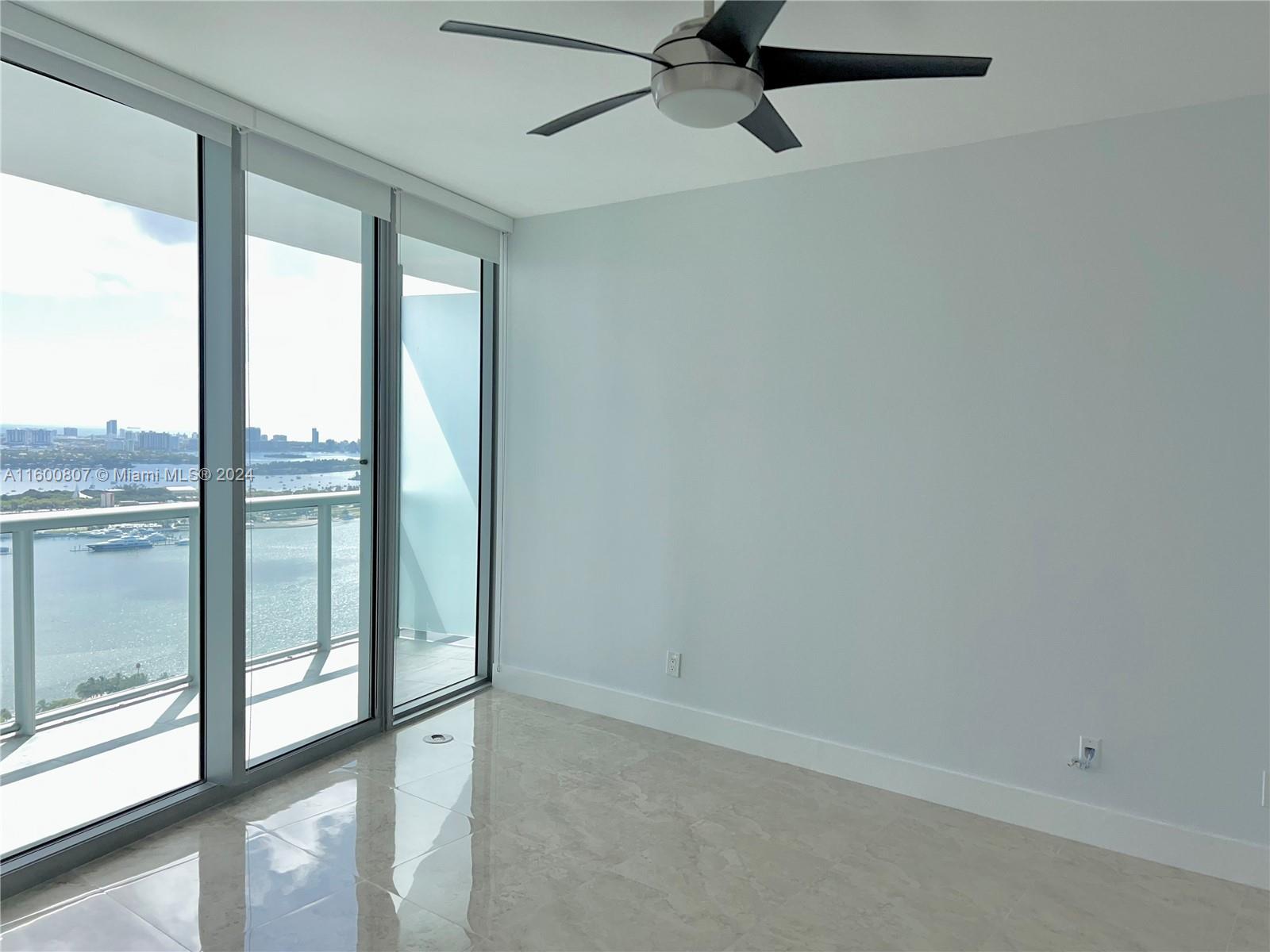 888 Biscayne Blvd # 4112