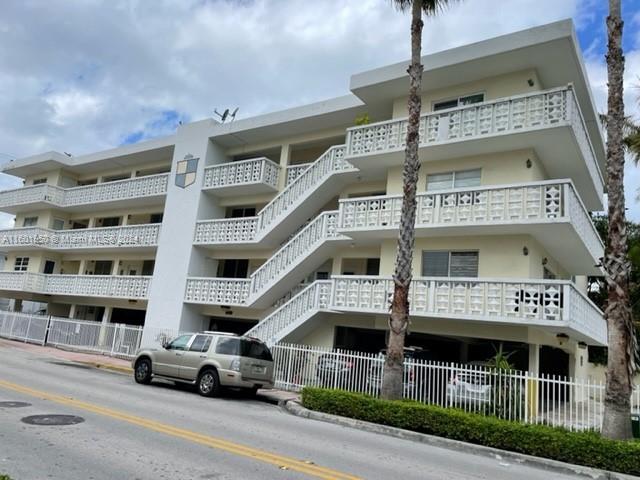 900 Euclid Ave # 6