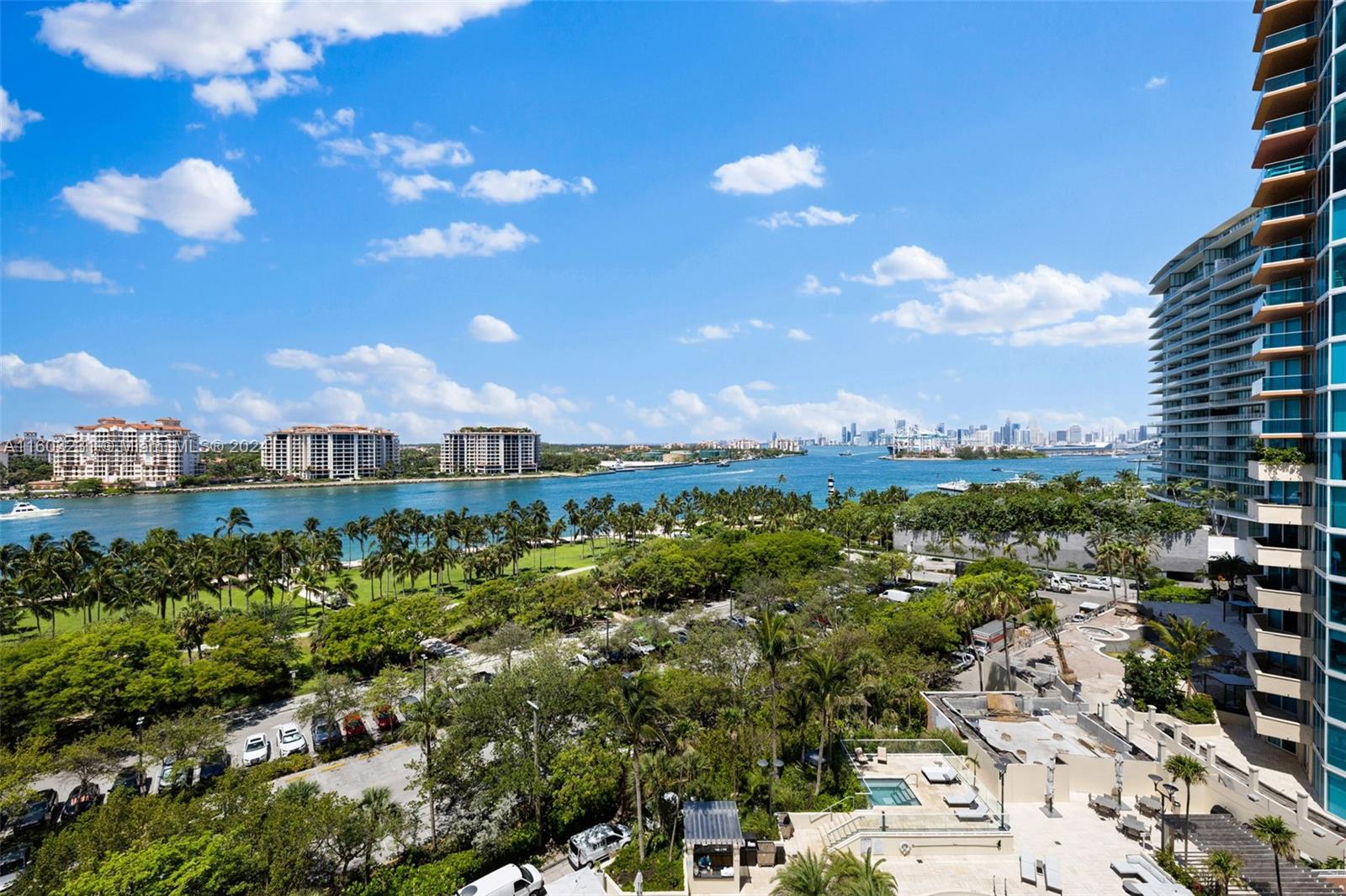400 S Pointe Dr # 1007