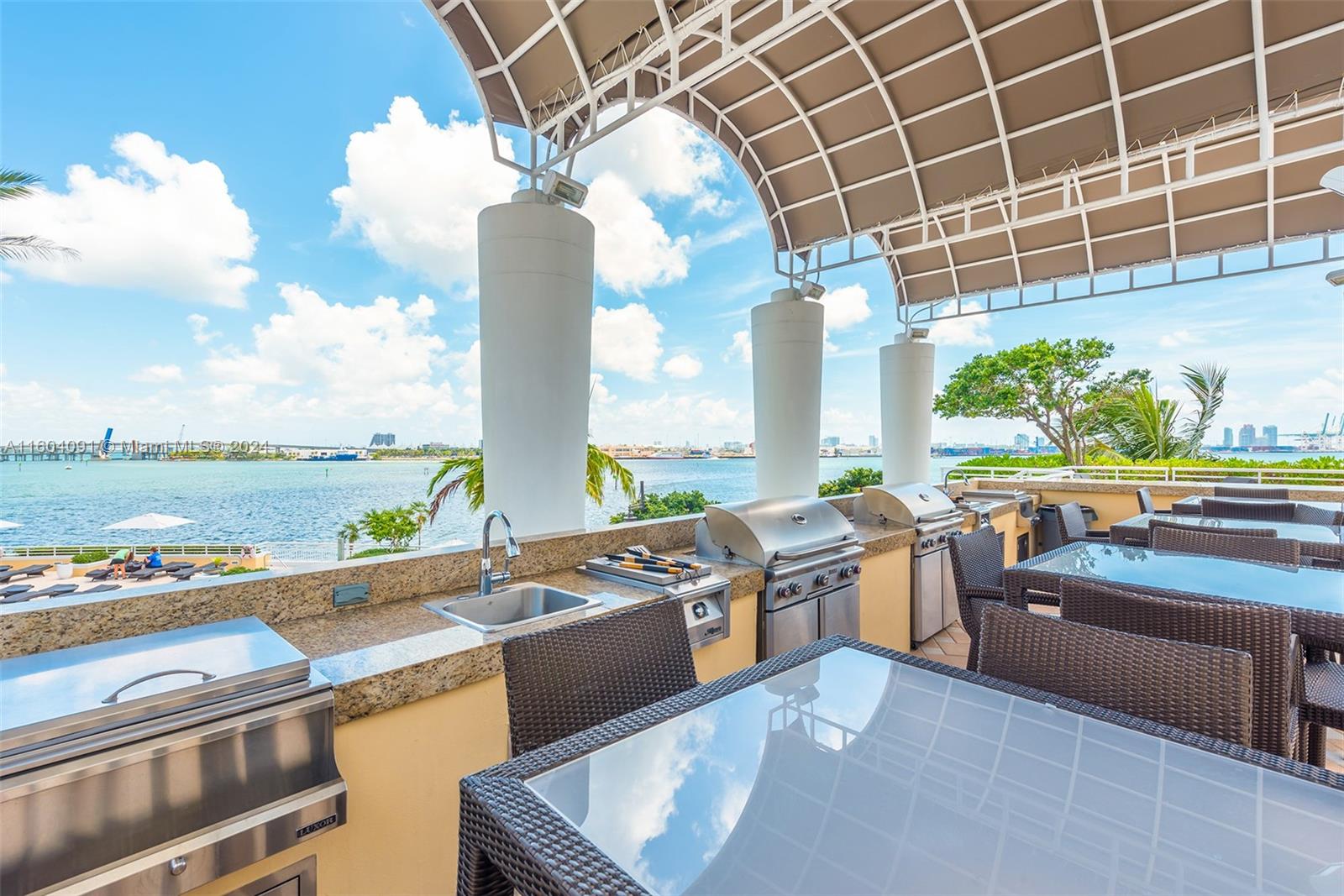 808 Brickell Key Dr # 304