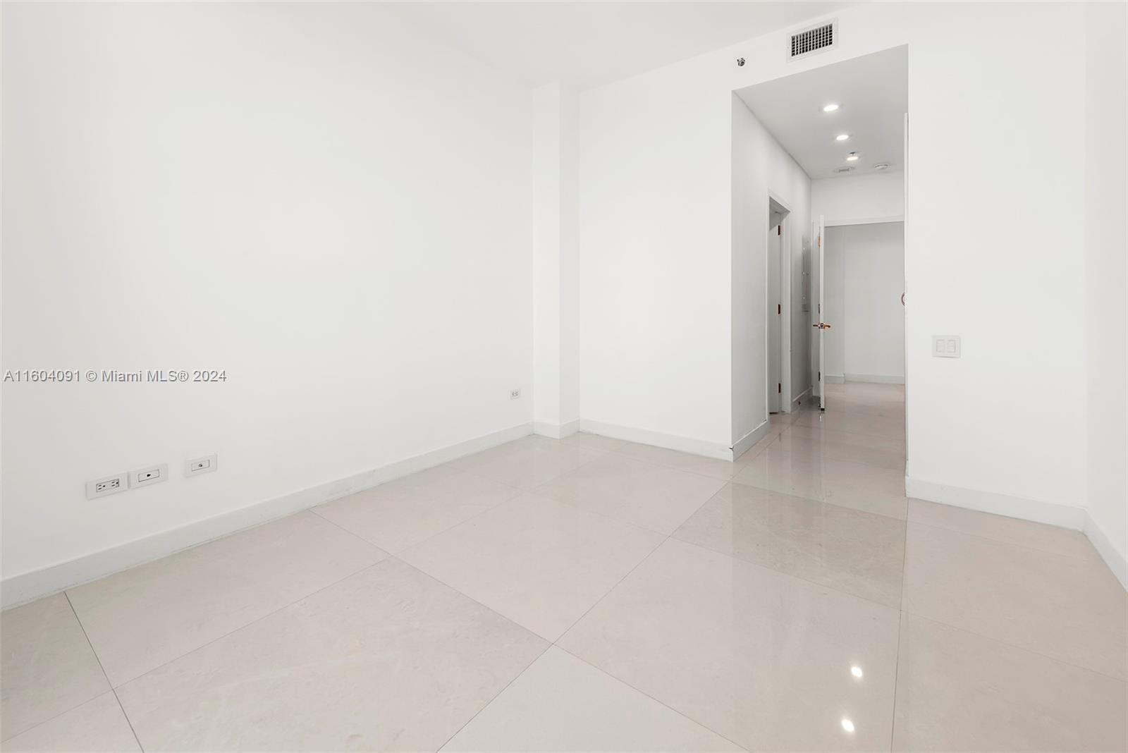 808 Brickell Key Dr # 304