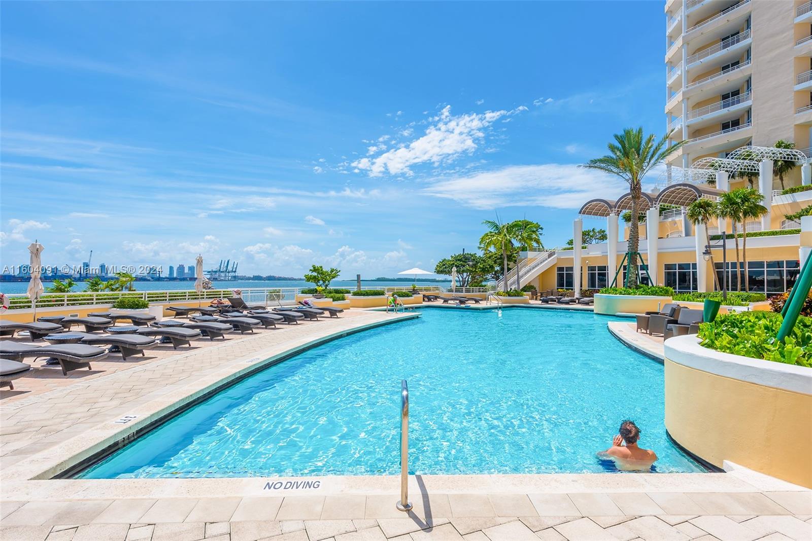 808 Brickell Key Dr # 304