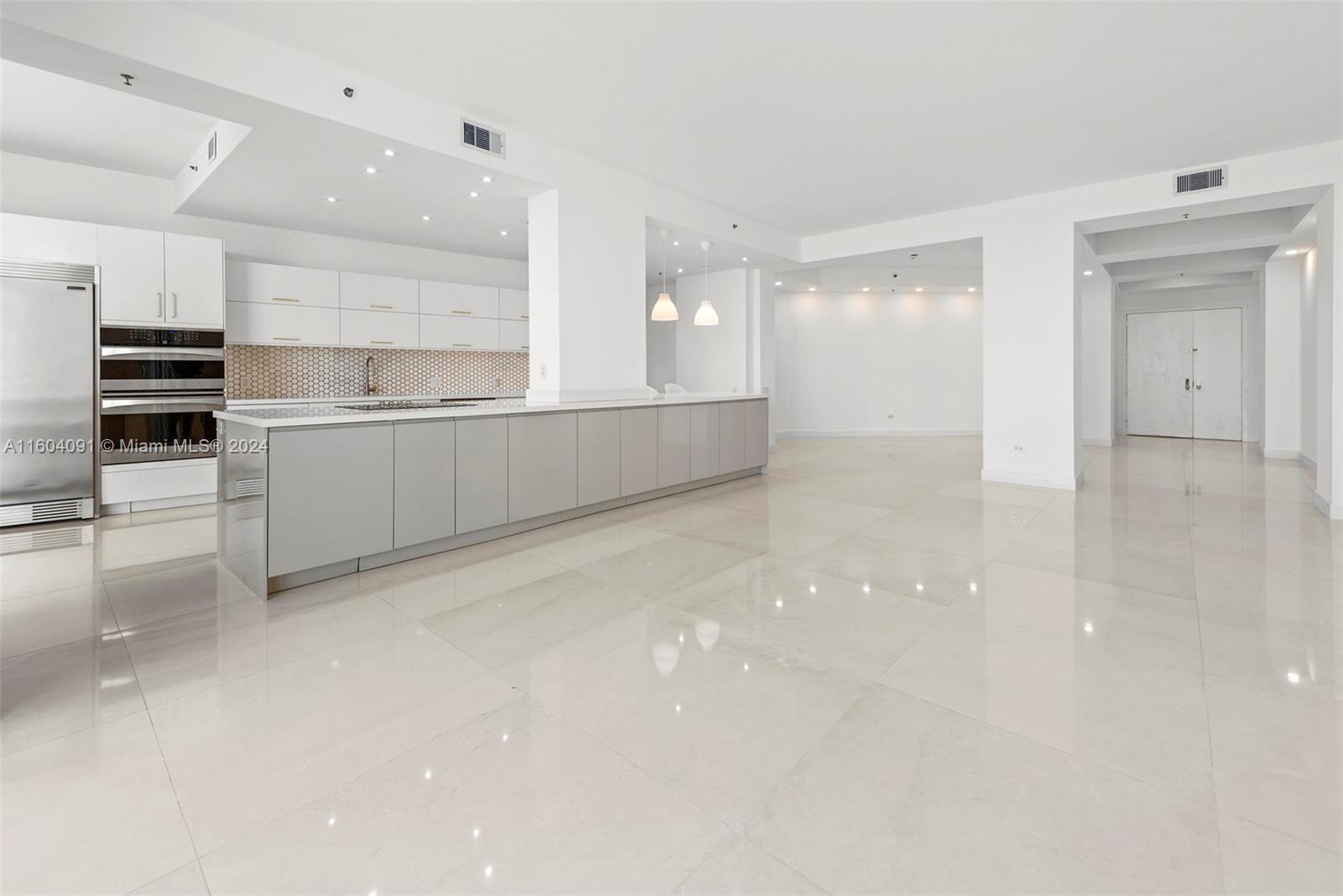 808 Brickell Key Dr # 304