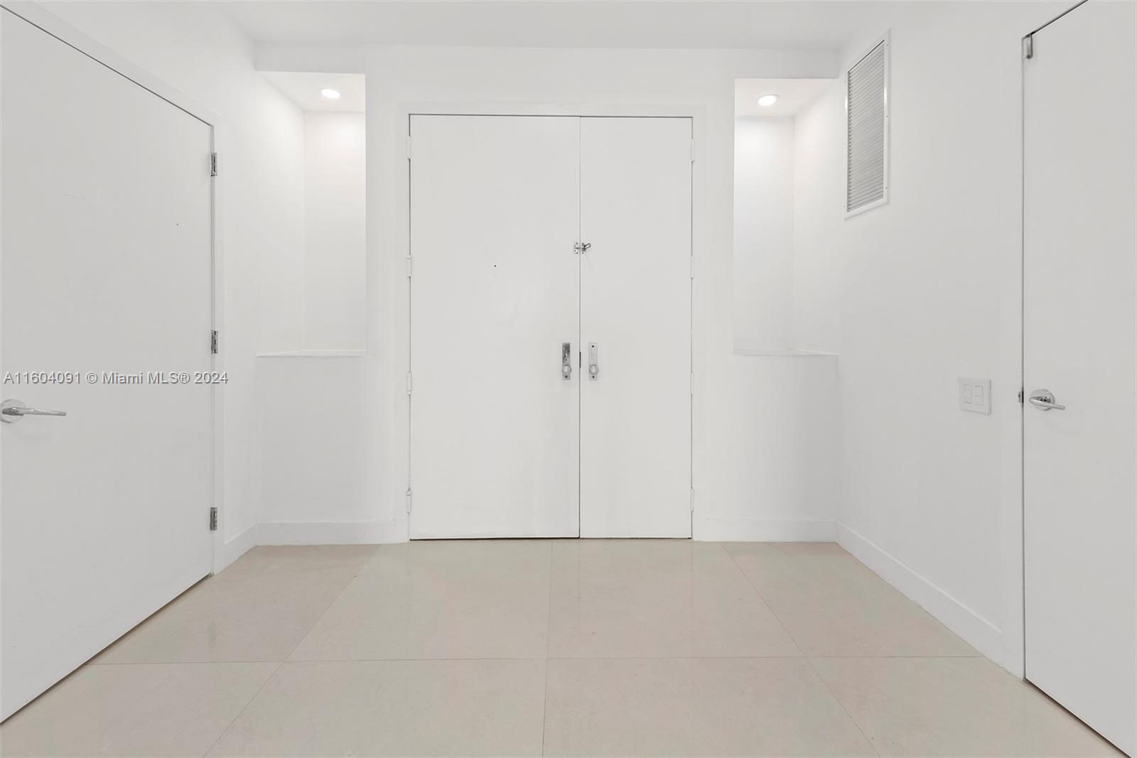 808 Brickell Key Dr # 304