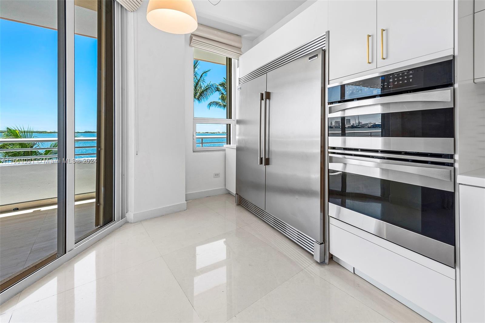 808 Brickell Key Dr # 304