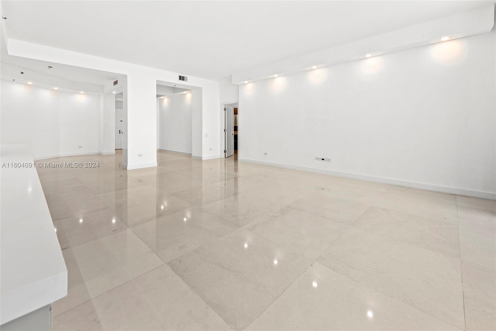 808 Brickell Key Dr # 304