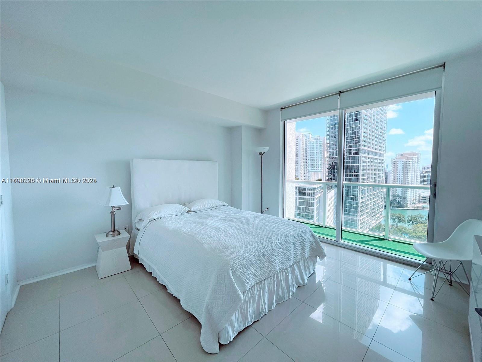 500 Brickell Ave # 1902
