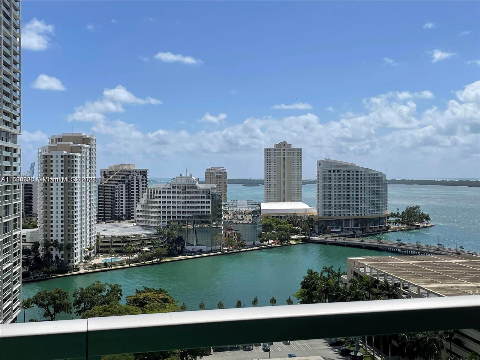 500 Brickell Ave # 1902