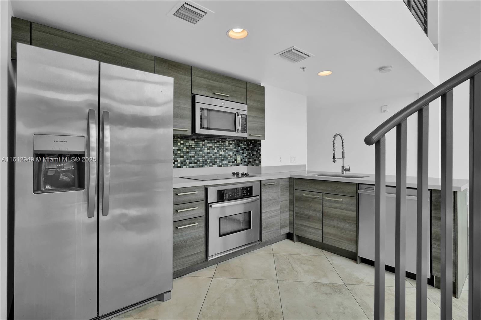 421 Meridian Ave # 16