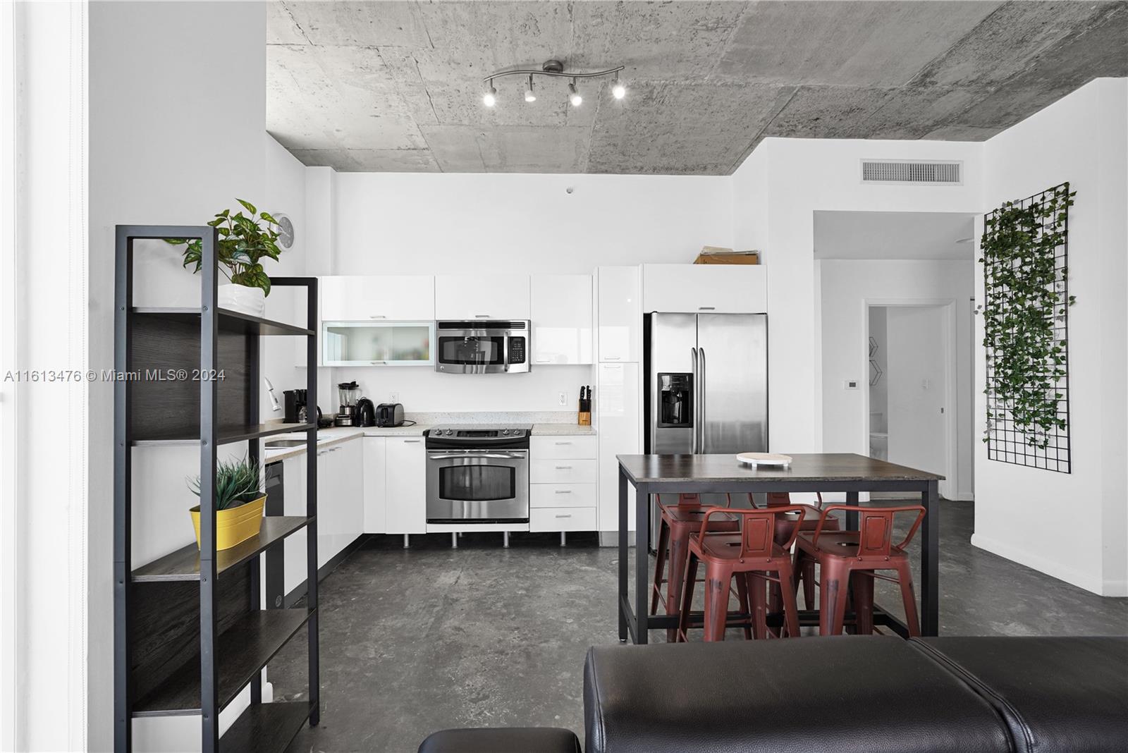 133 NE 2nd Ave # 3402