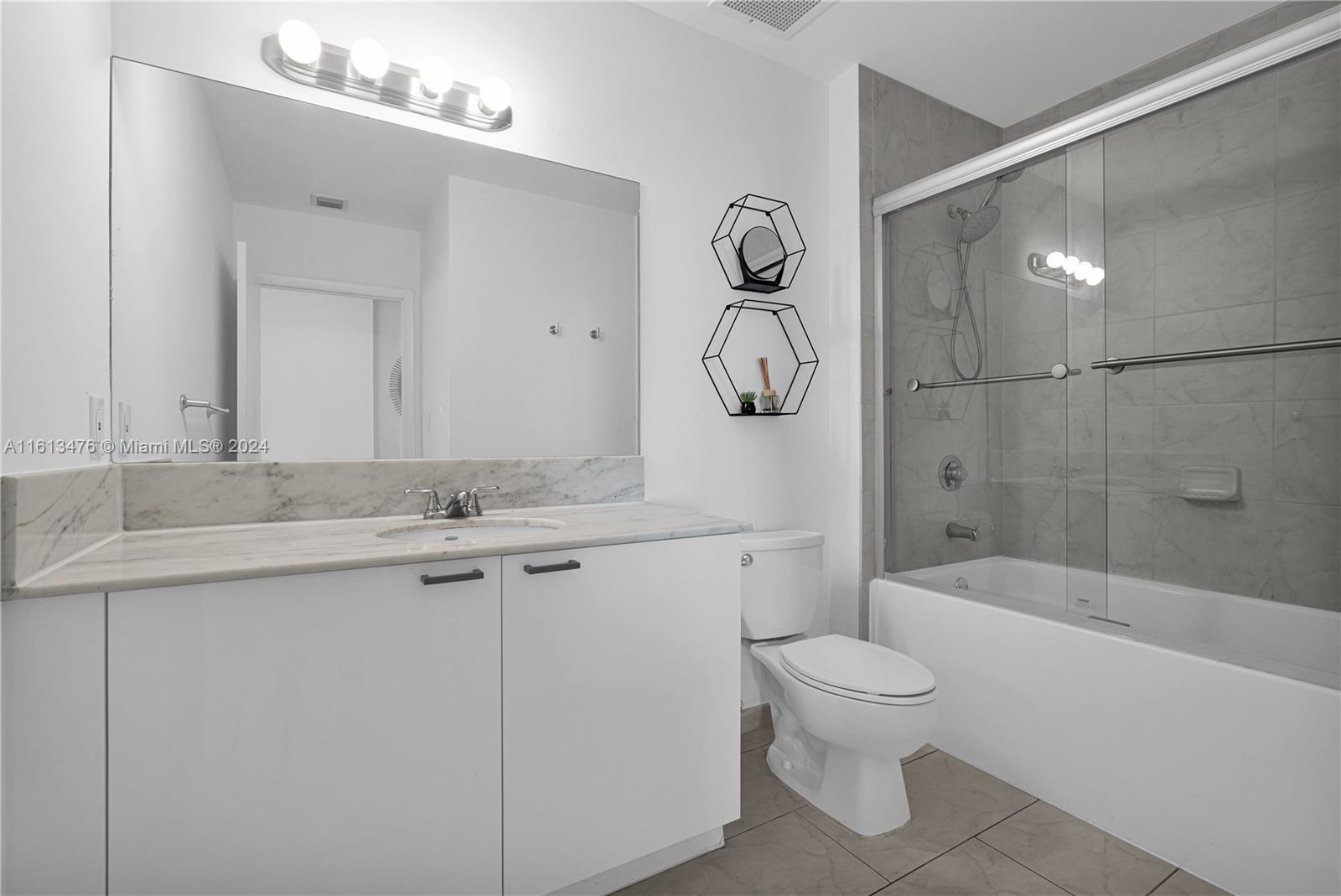 133 NE 2nd Ave # 3402
