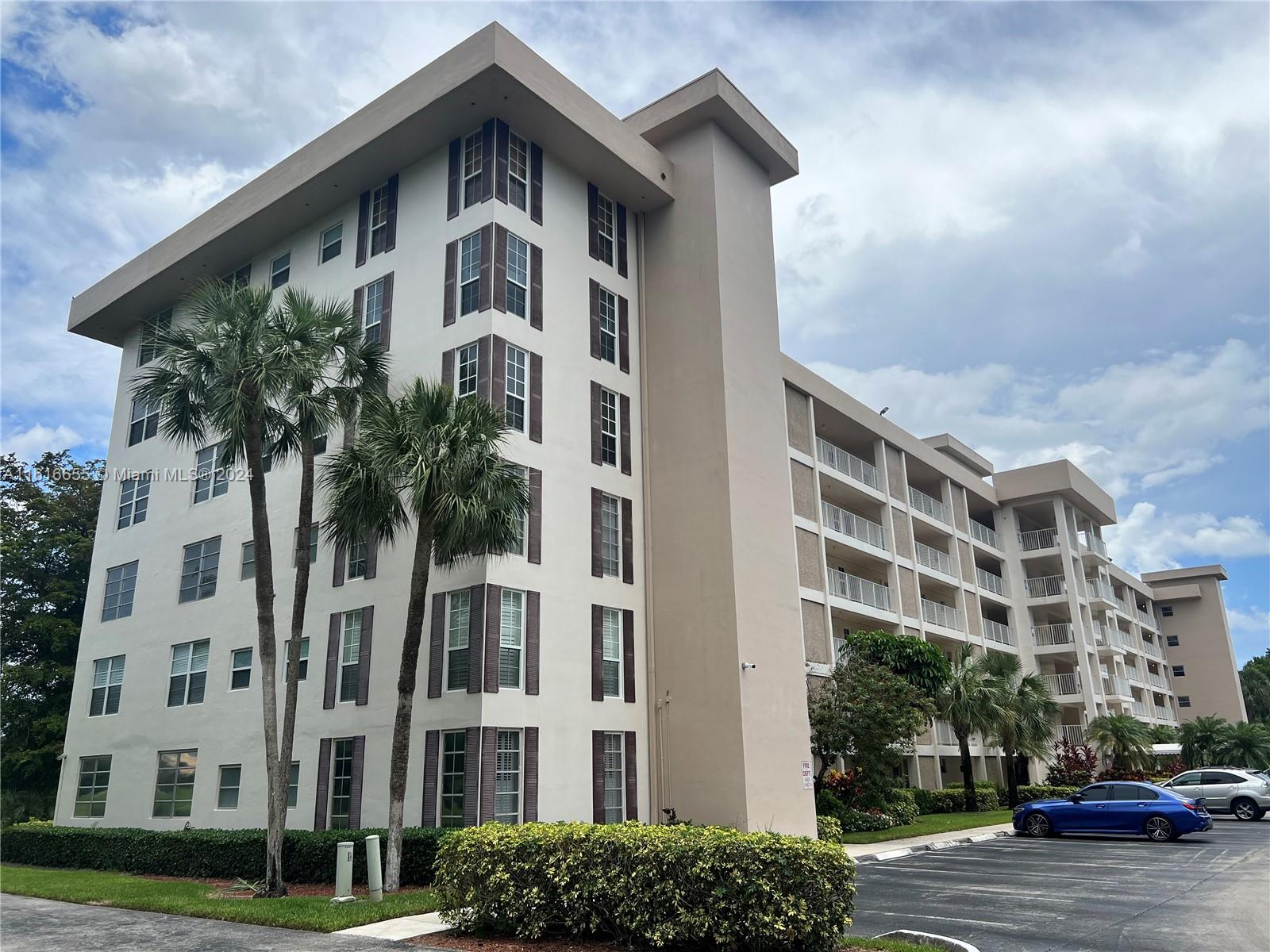 2851 S Palm Aire Dr # 207