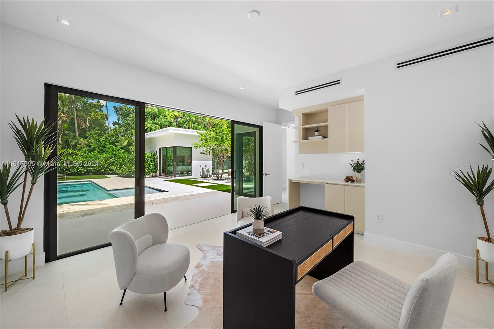450 Sabal Palm Rd