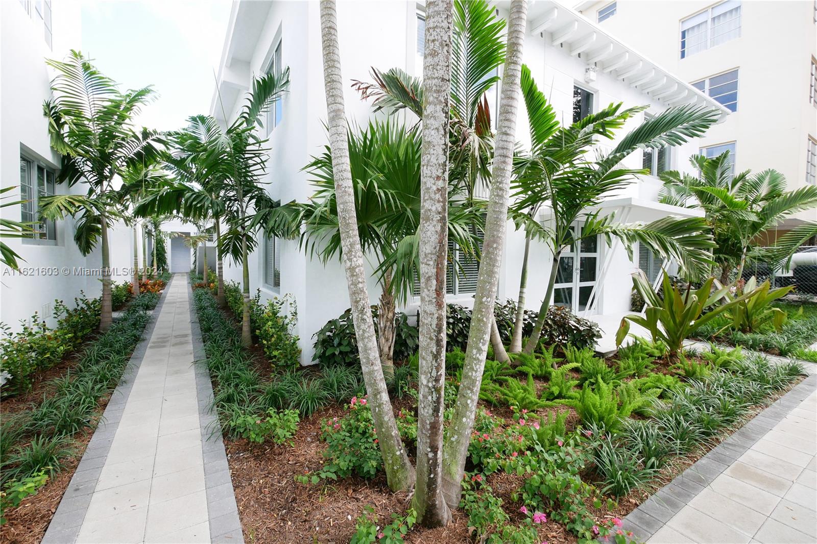 643 Jefferson Ave # 2
