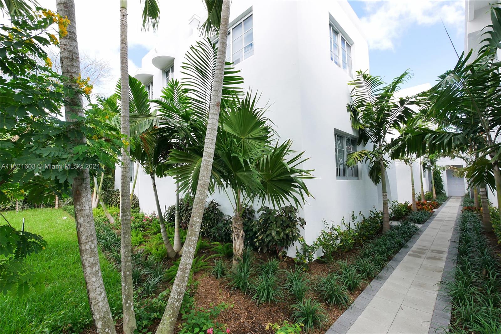 643 Jefferson Ave # 2