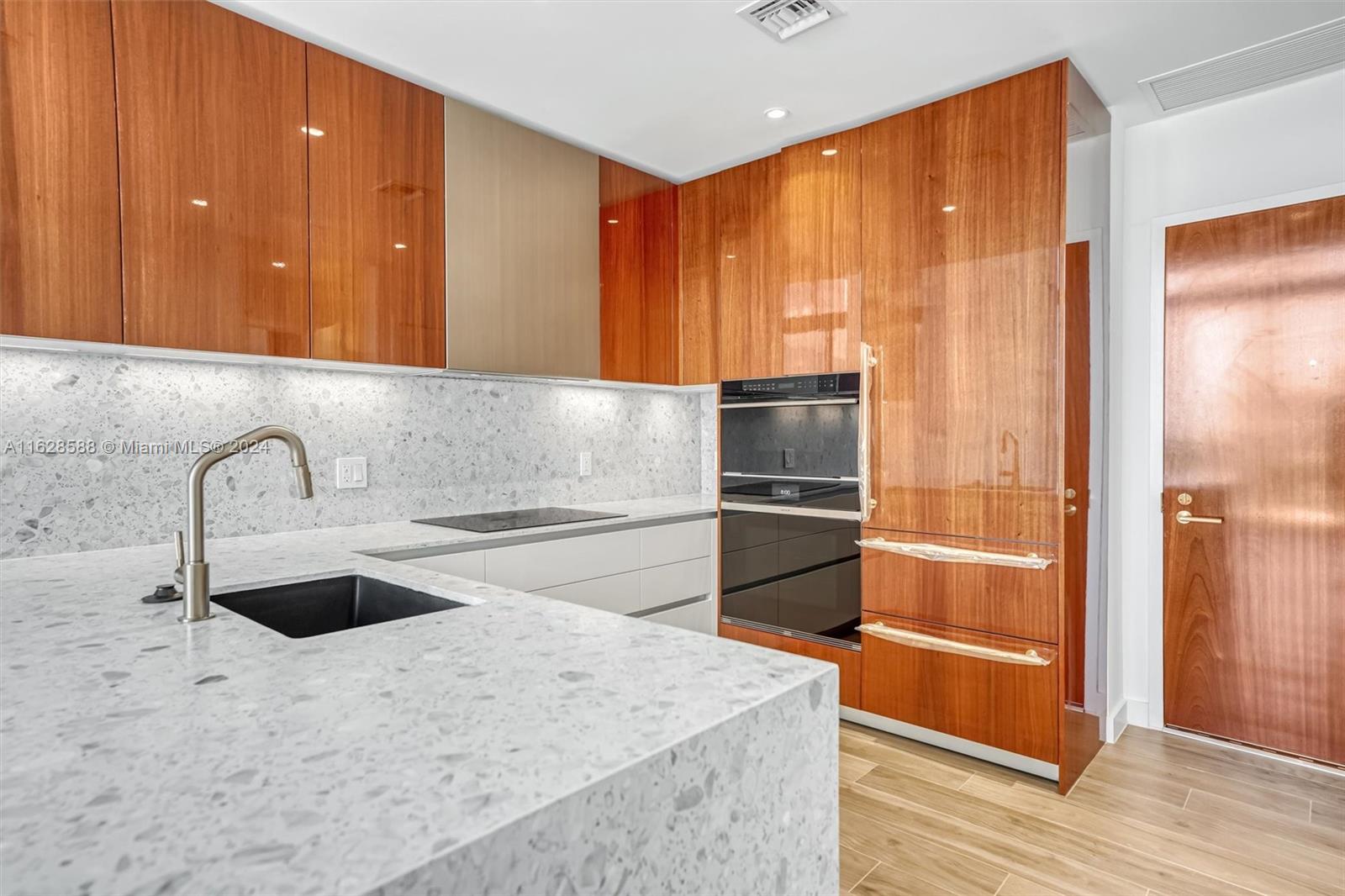 2678 Tigertail Avenue # 815