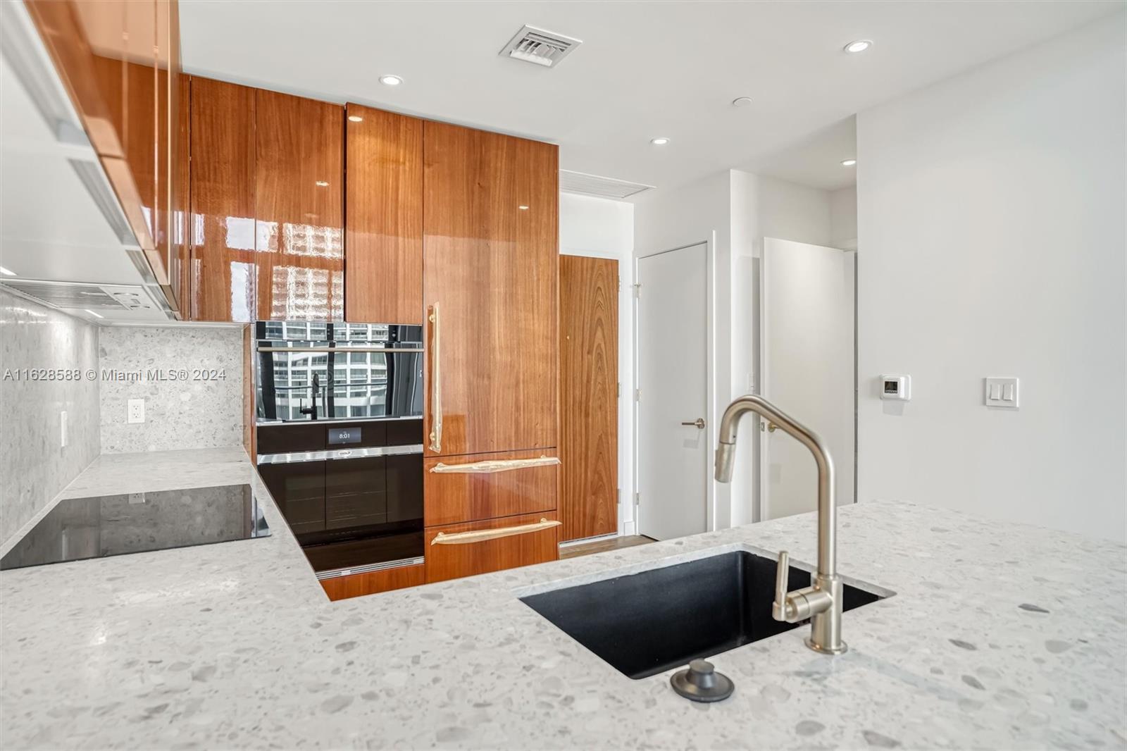 2678 Tigertail Avenue # 815