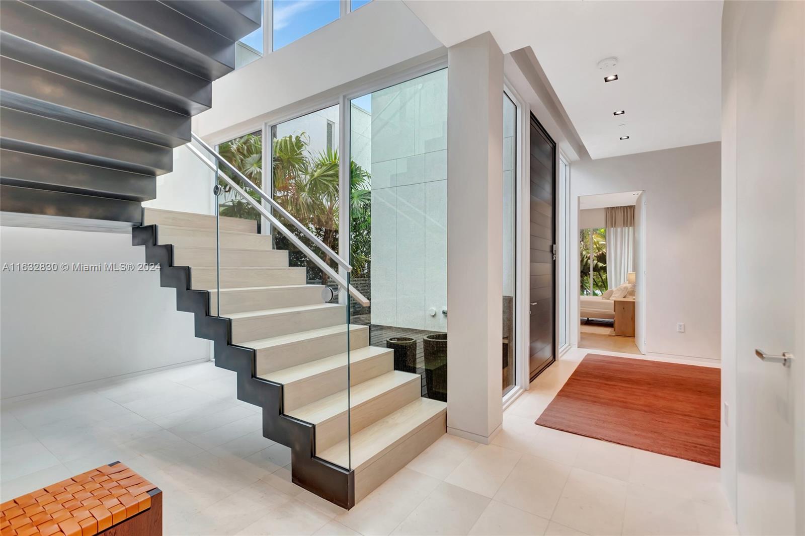 1051 W 48th St