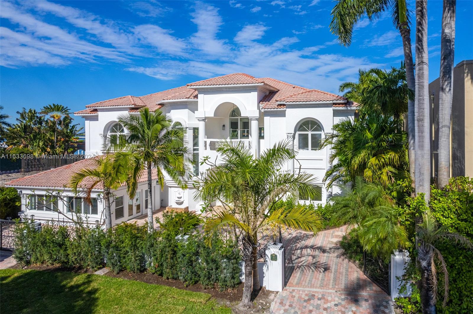 369 N Hibiscus Dr