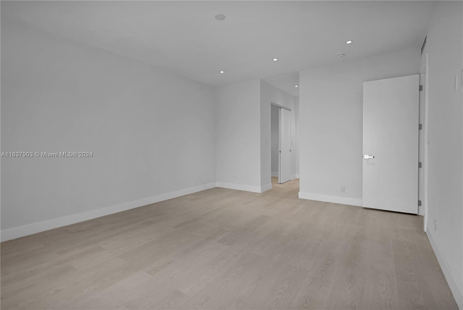 5415 Collins Ave # C Unit: PH-C