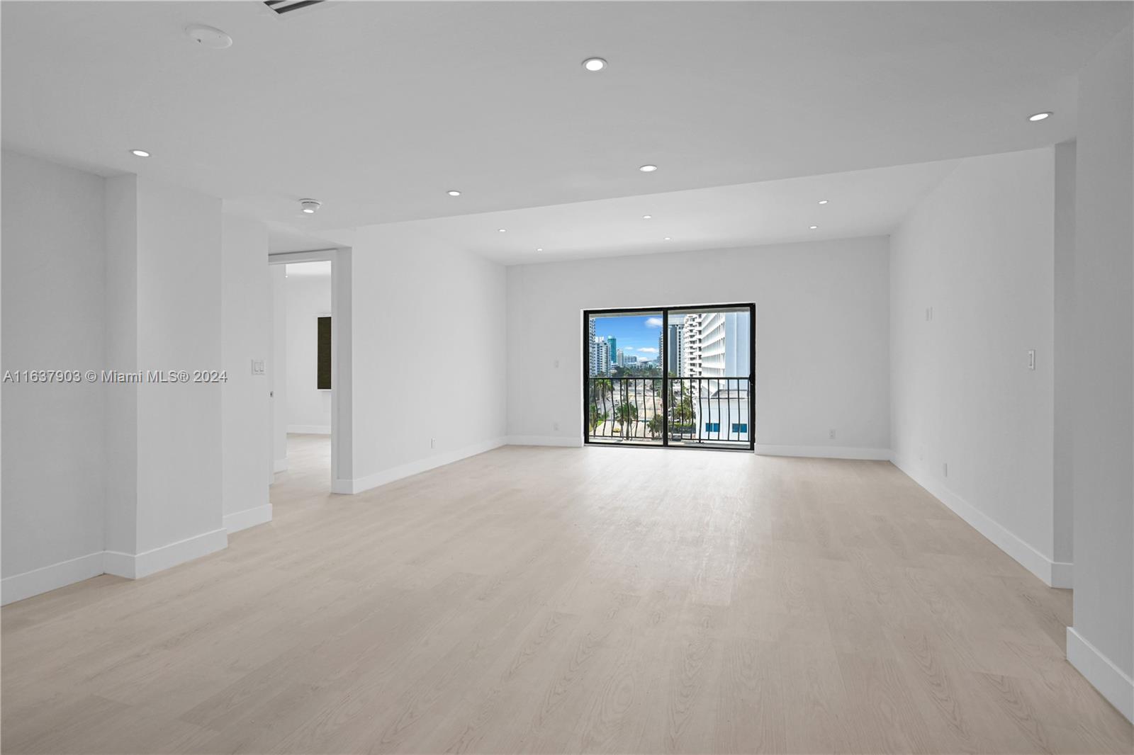 5415 Collins Ave # C Unit: PH-C