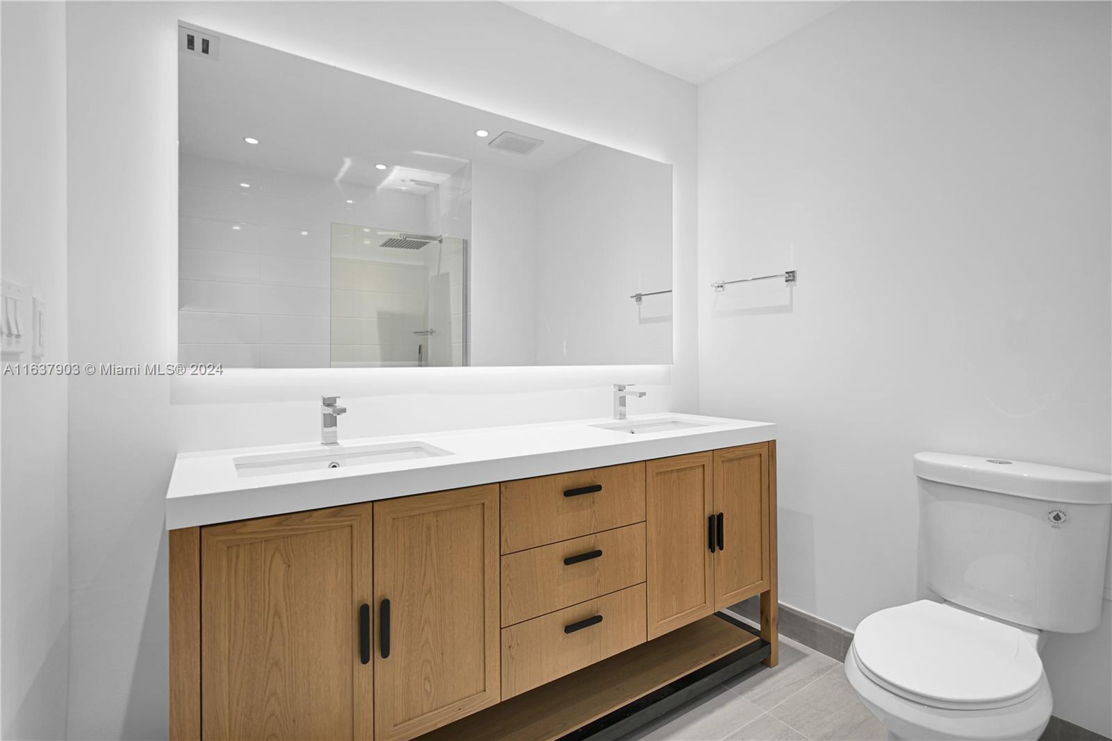 5415 Collins Ave # C Unit: PH-C