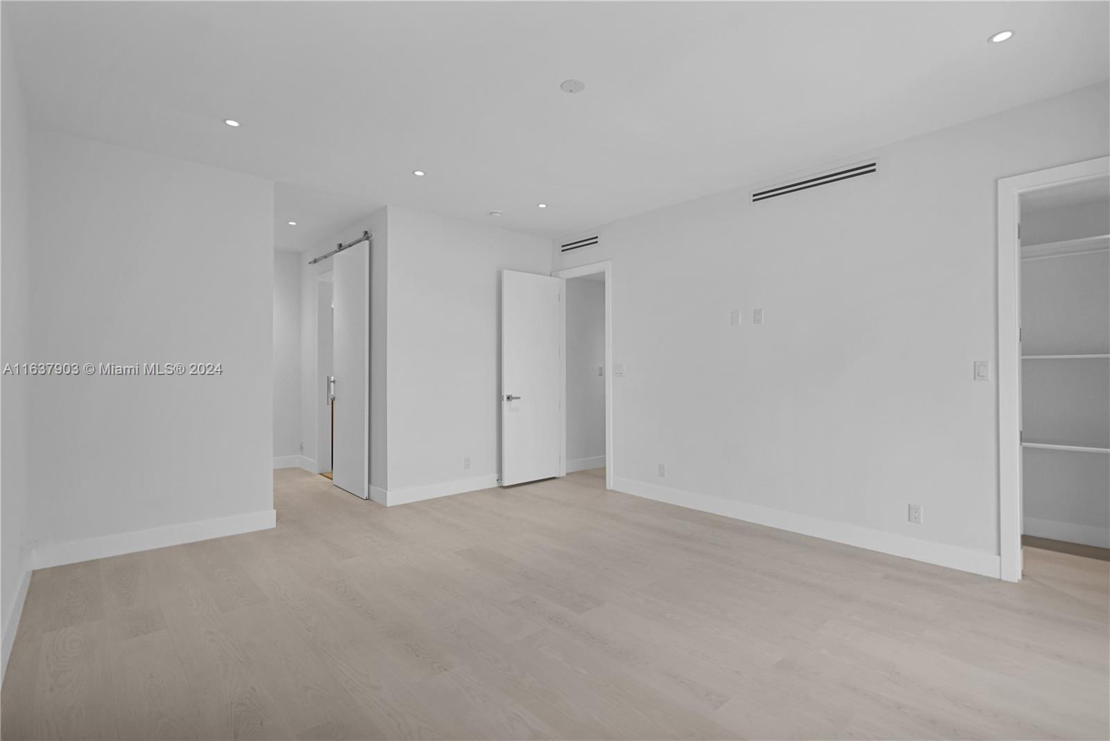 5415 Collins Ave # C Unit: PH-C