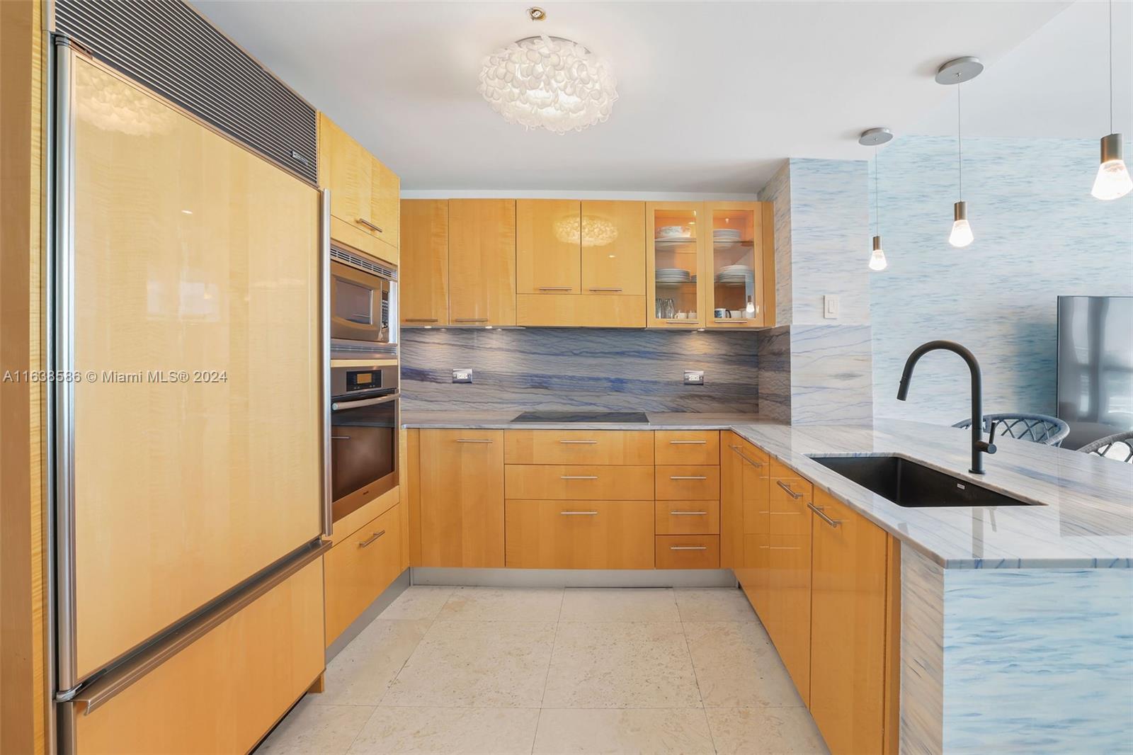 6799 Collins Ave # 1601