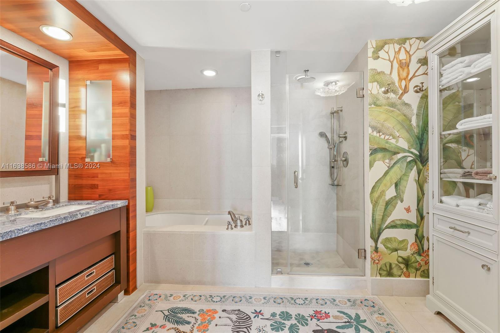 6799 Collins Ave # 1601