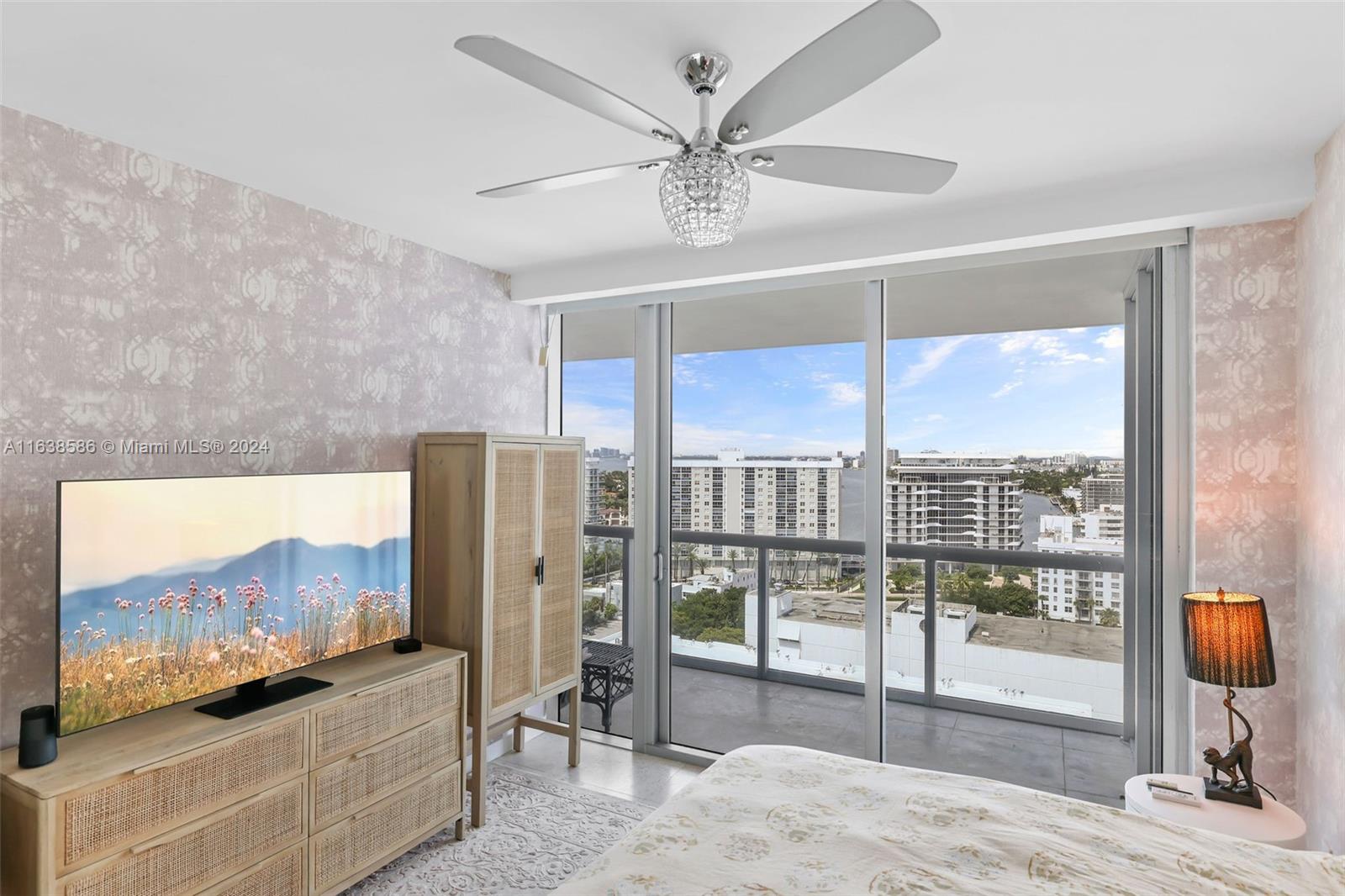 6799 Collins Ave # 1601