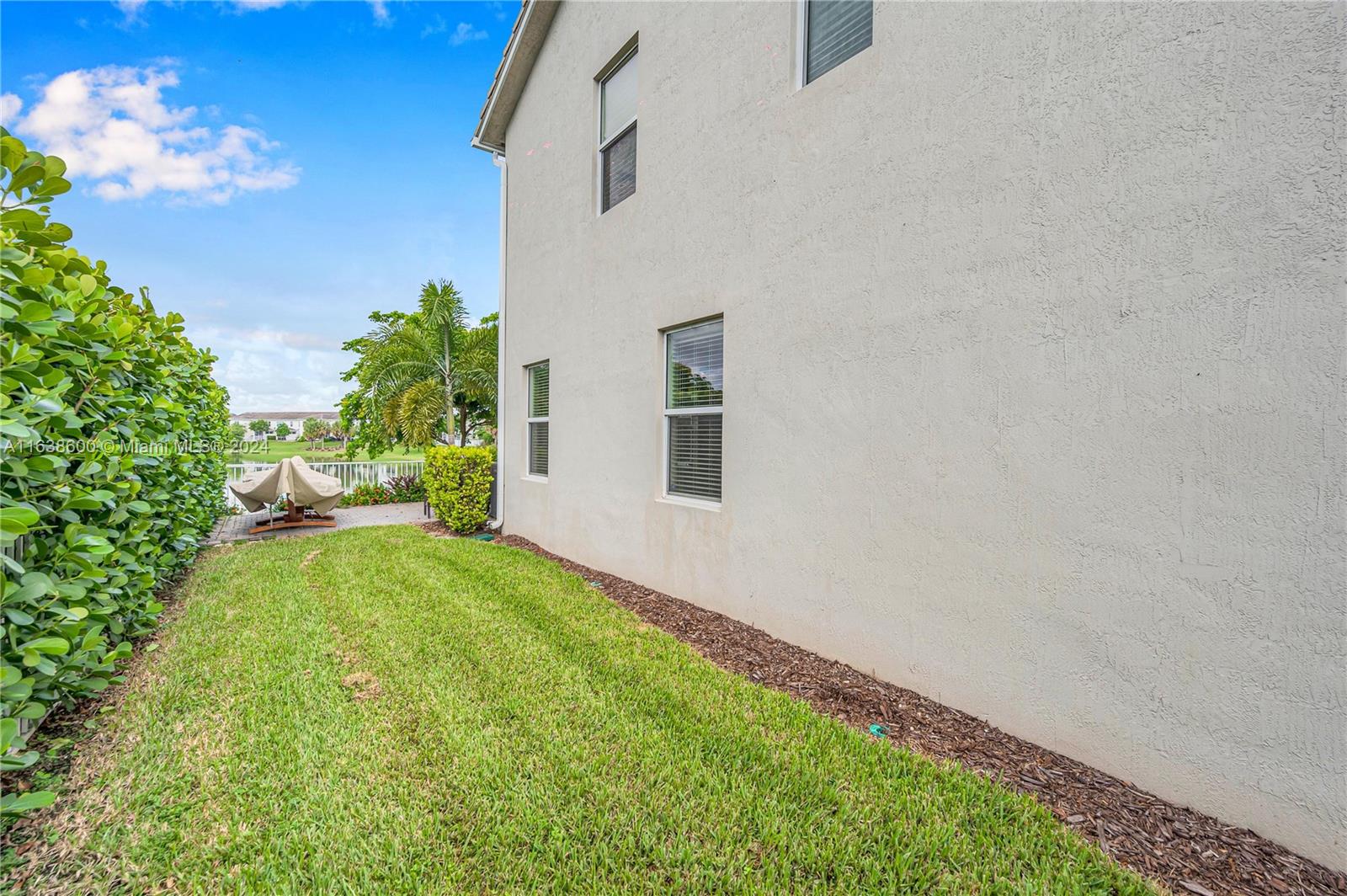 1426 Silk Oak Dr
