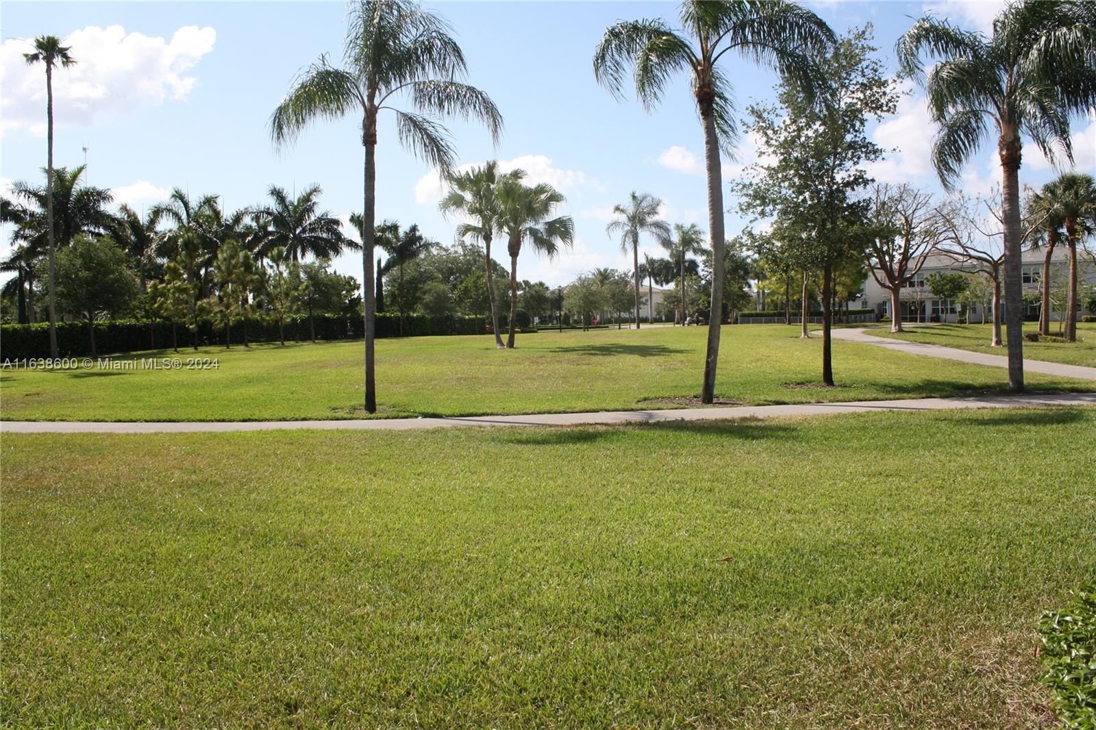 1426 Silk Oak Dr