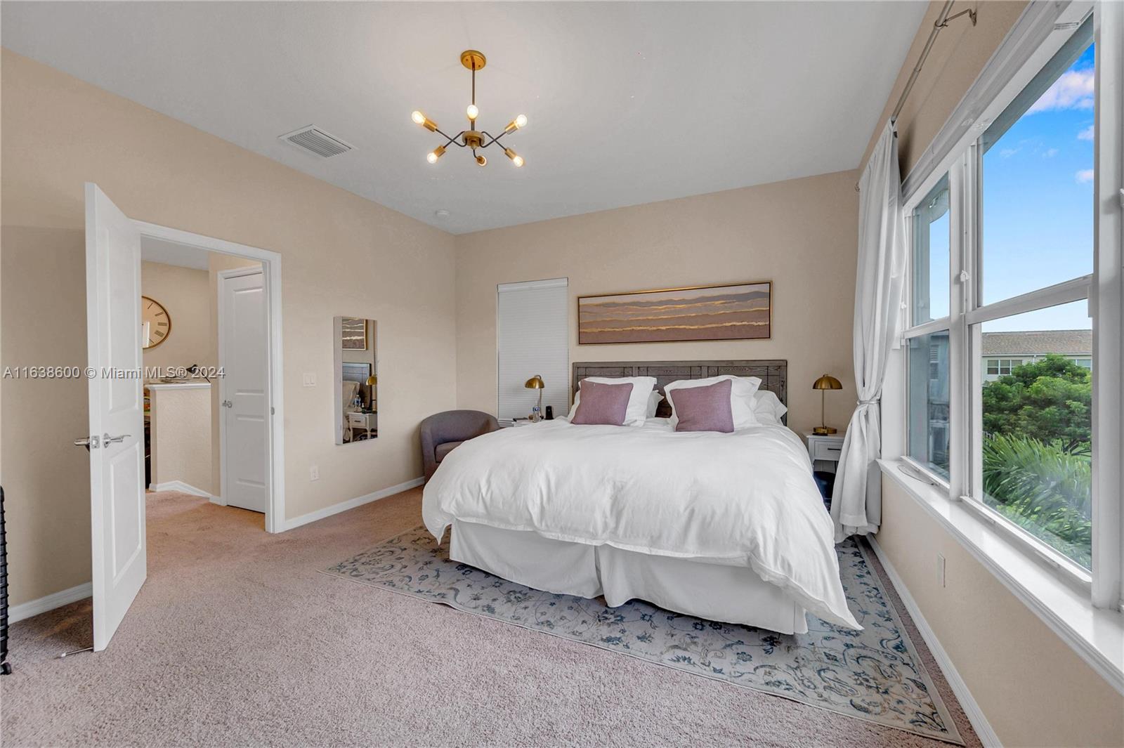 1426 Silk Oak Dr