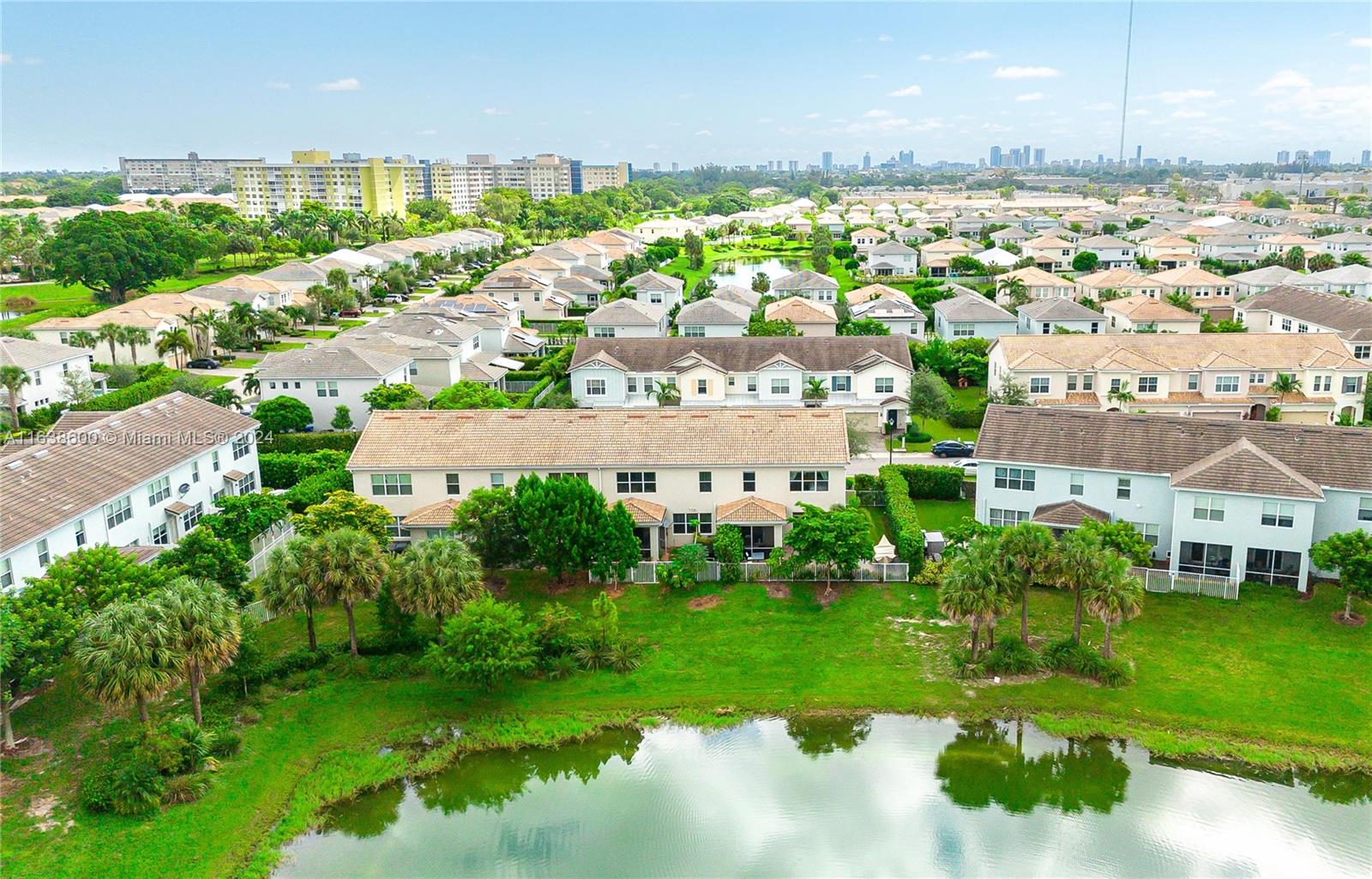 1426 Silk Oak Dr