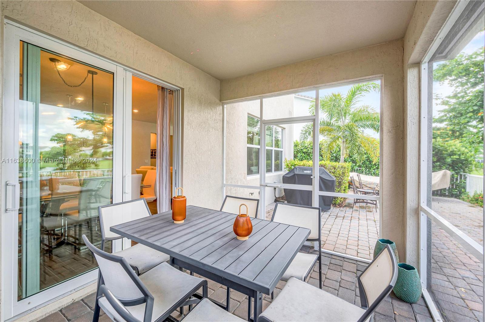 1426 Silk Oak Dr