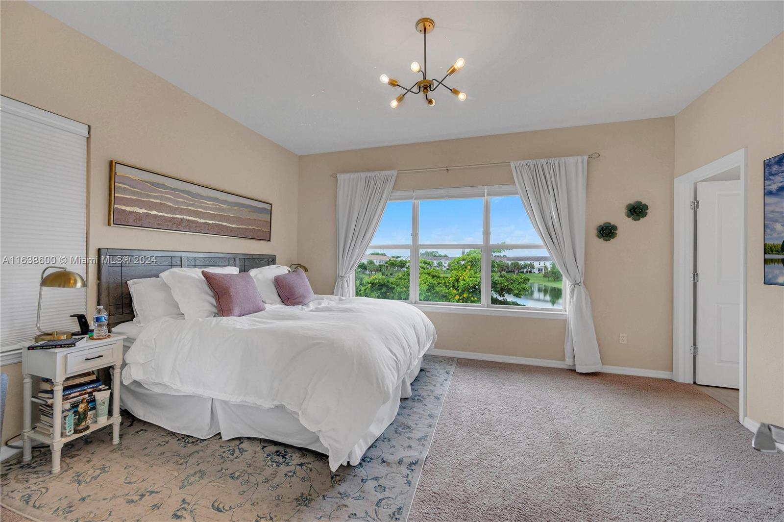 1426 Silk Oak Dr