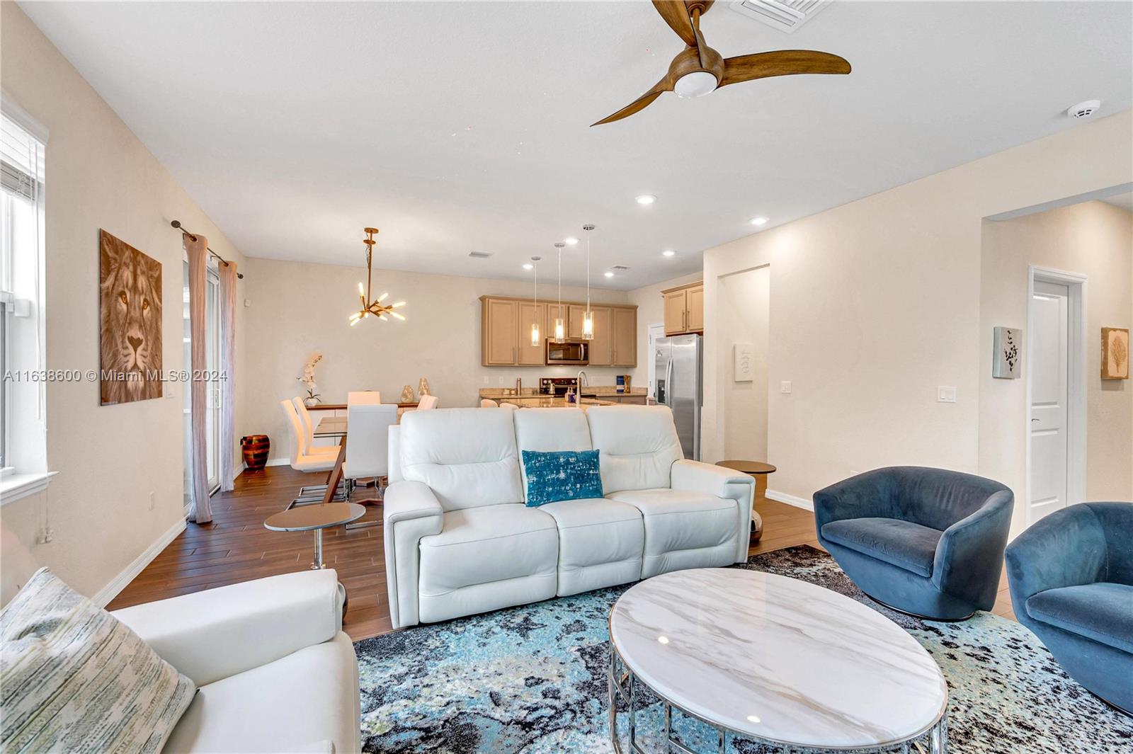 1426 Silk Oak Dr