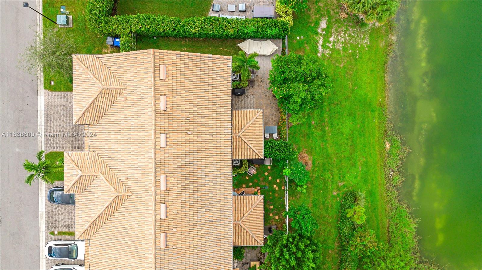 1426 Silk Oak Dr