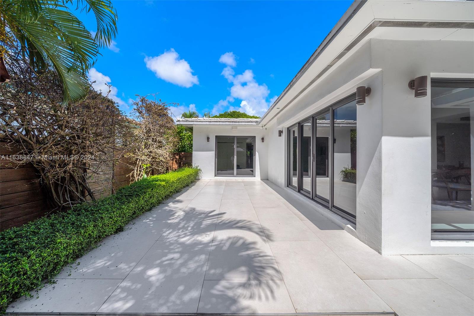 4235 Prairie Ave