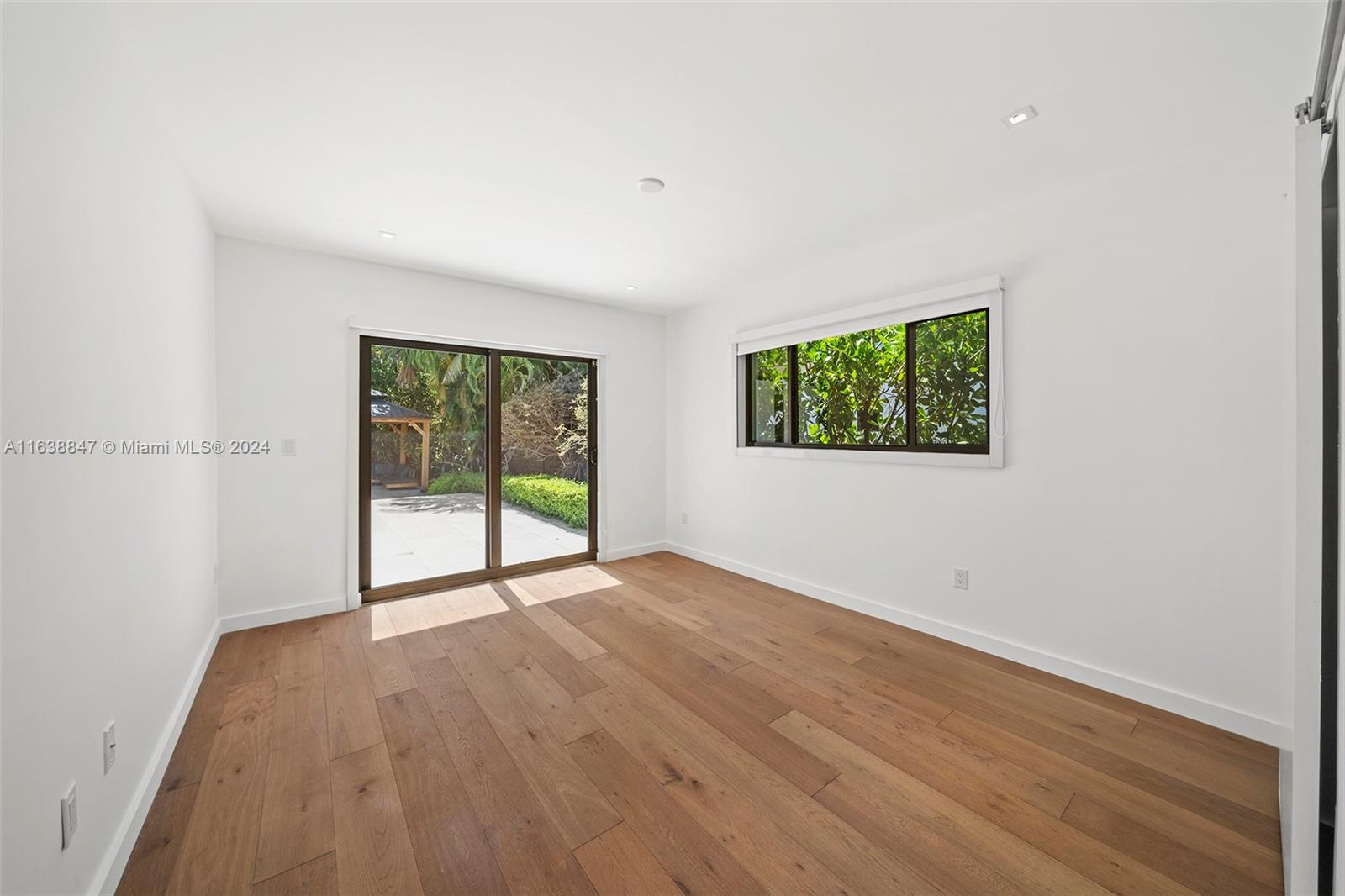 4235 Prairie Ave