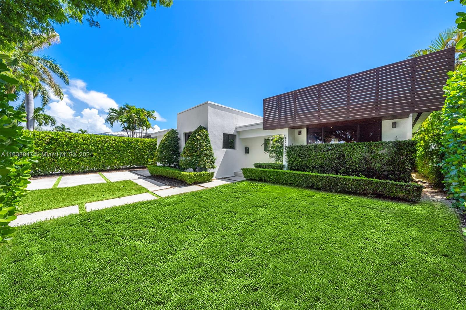 4235 Prairie Ave