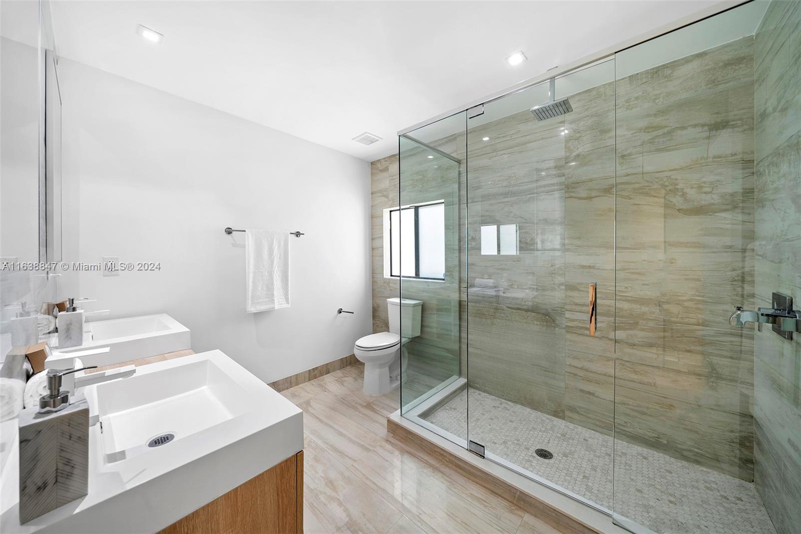 4235 Prairie Ave