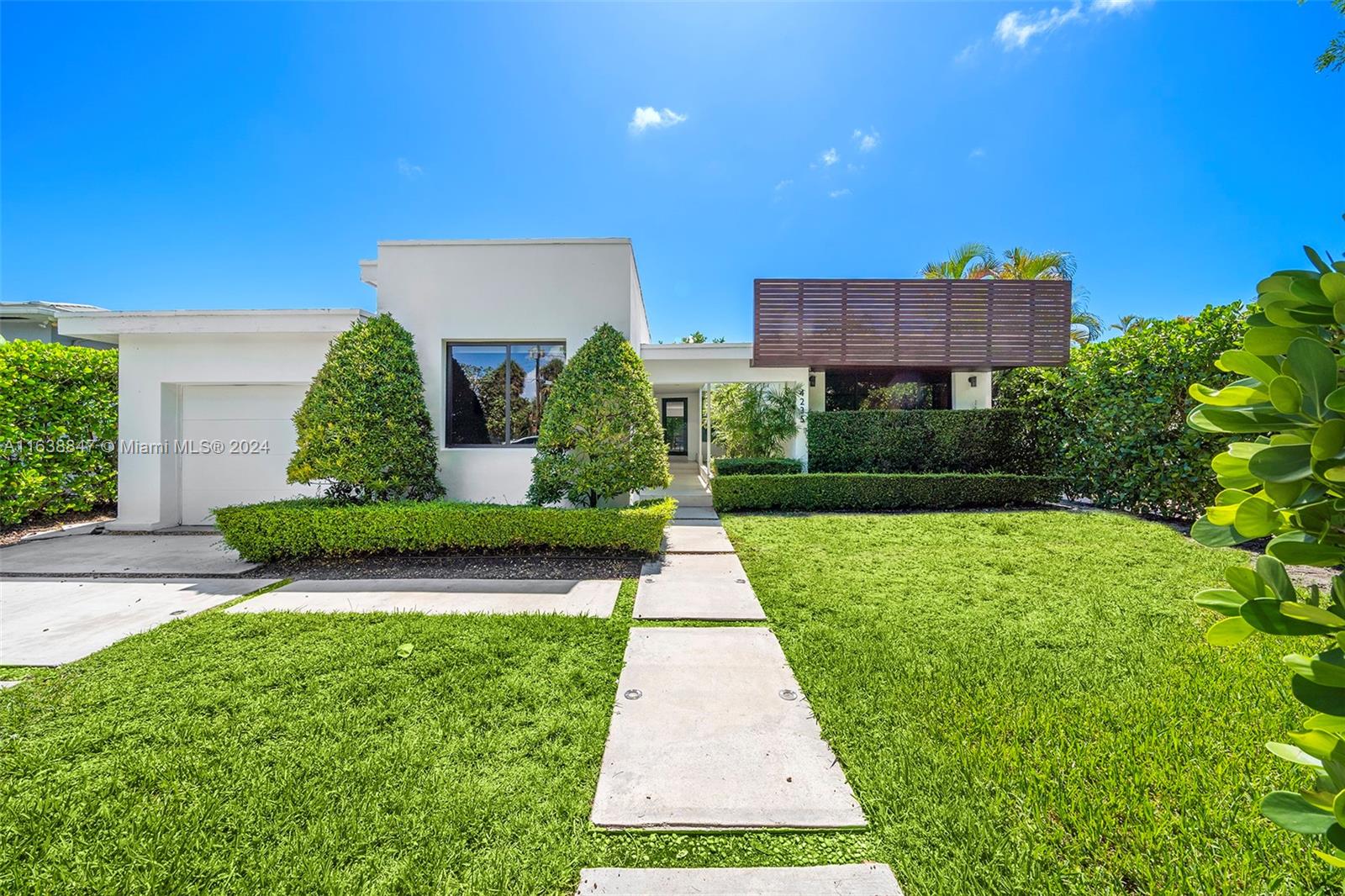 4235 Prairie Ave