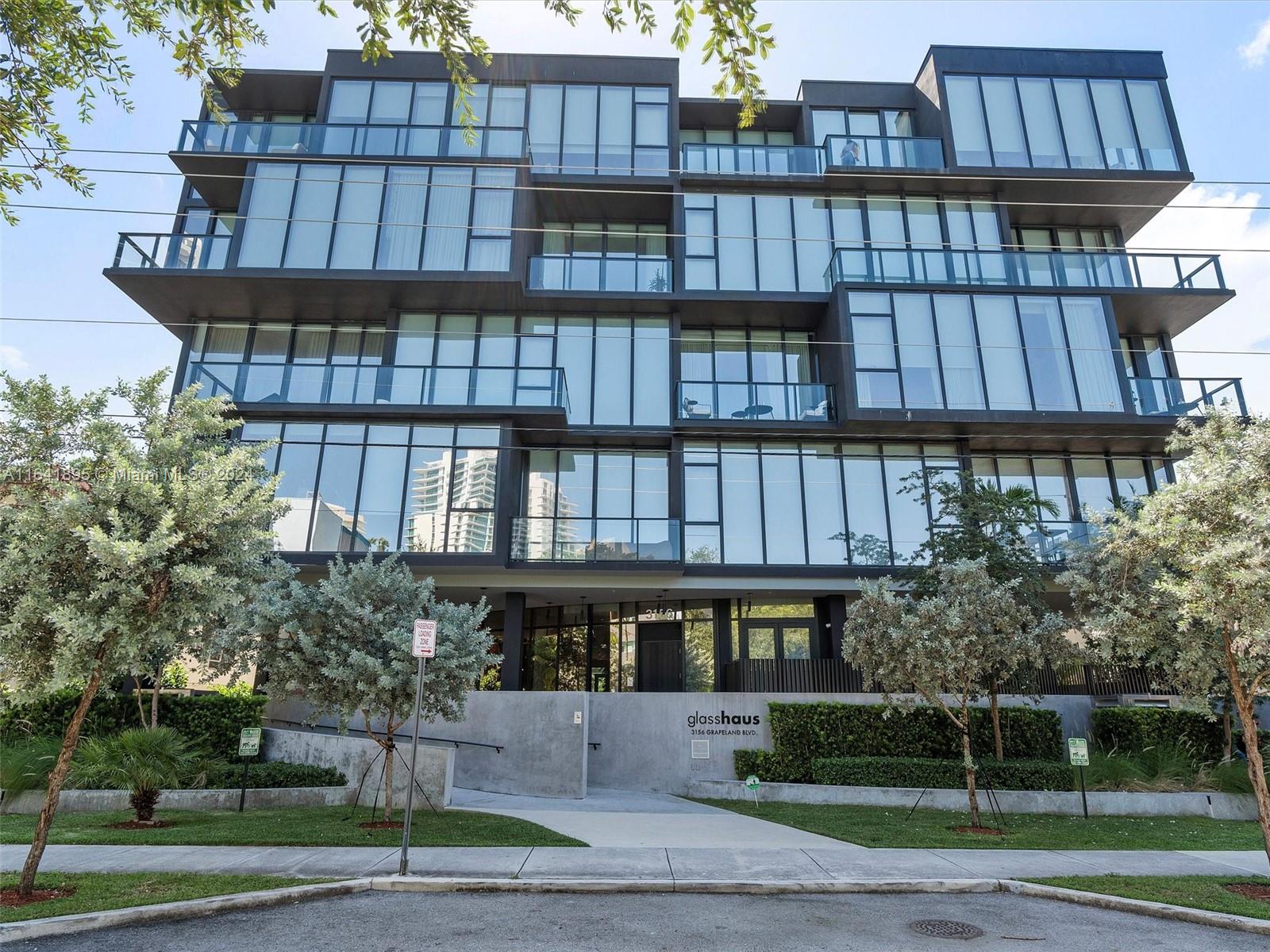 3156 SW 27th Ave # 101