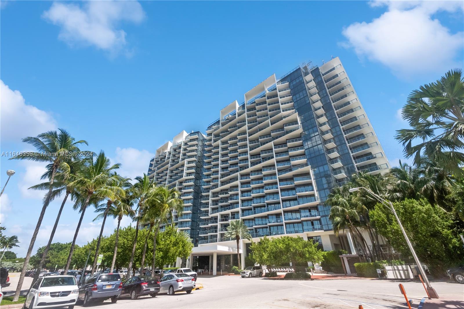 2201 Collins Ave # 1808