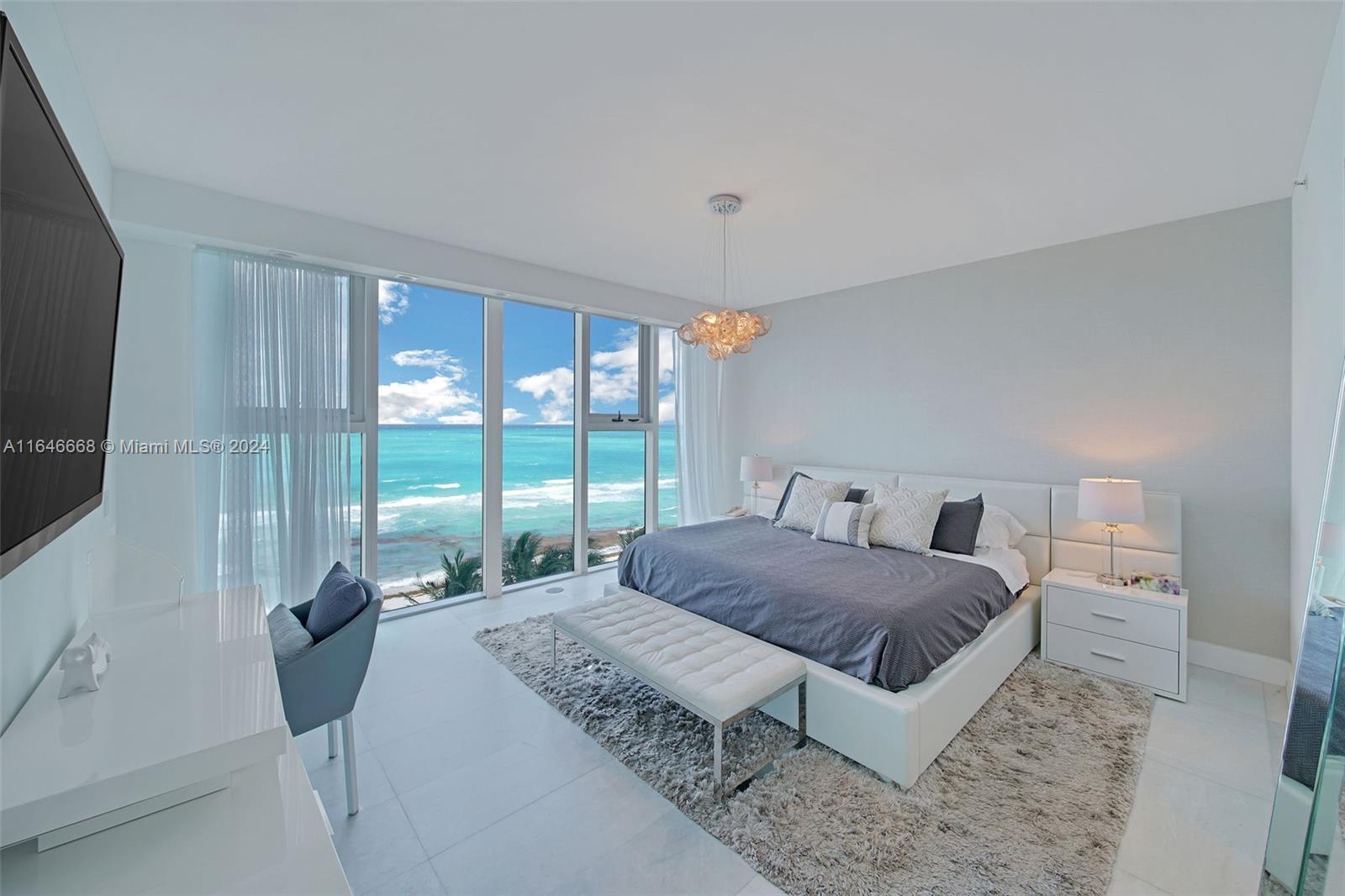 6899 Collins Ave # 807