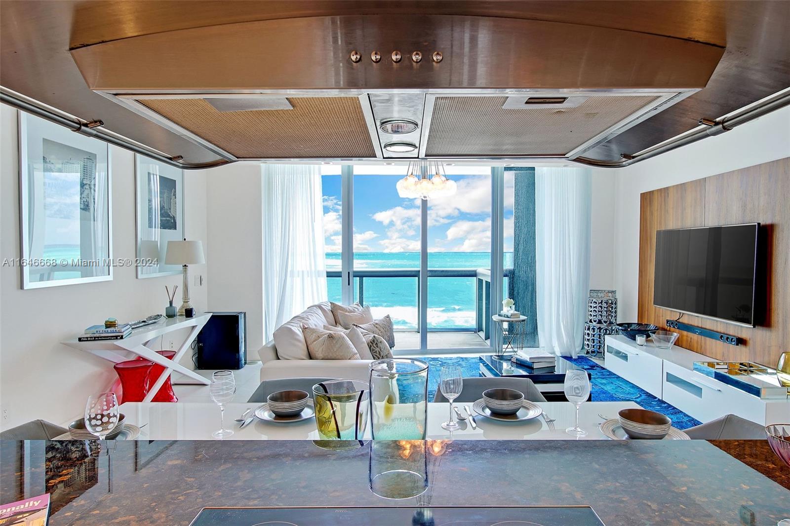 6899 Collins Ave # 807