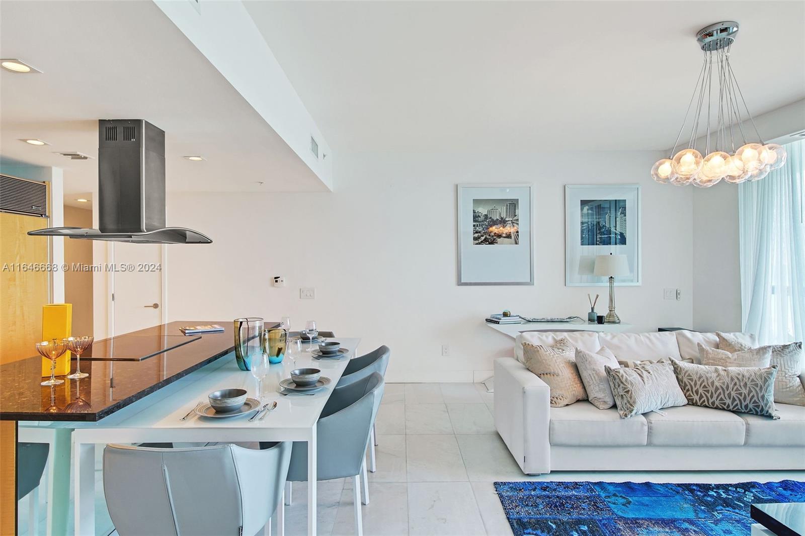 6899 Collins Ave # 807