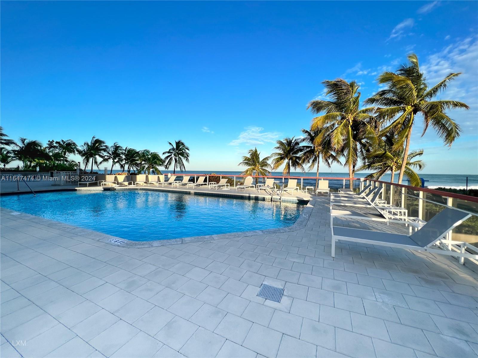 6767 Collins Ave # 1906